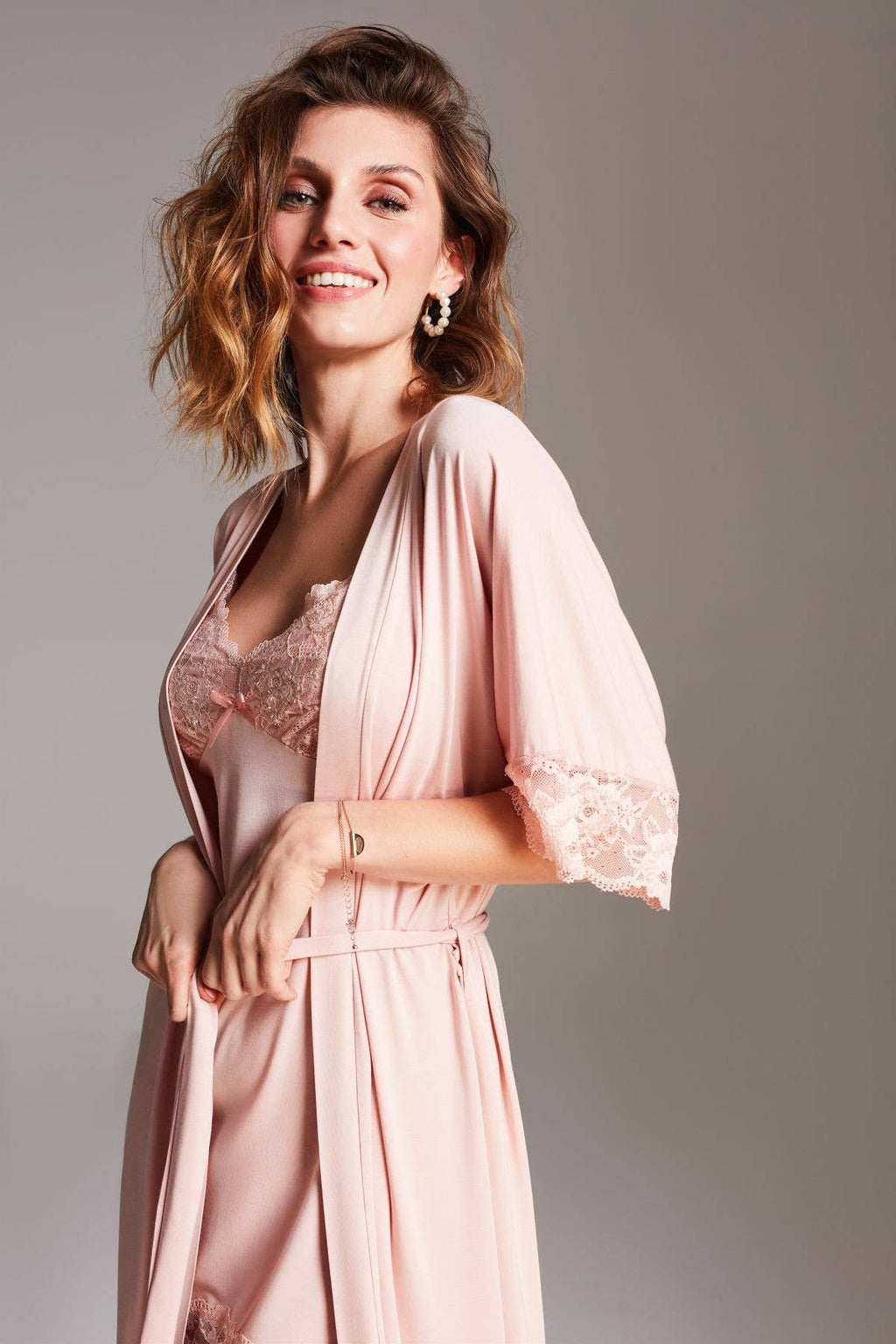 Oh!Zuza S005 Morgenmantel mit Spitze aus Viskose