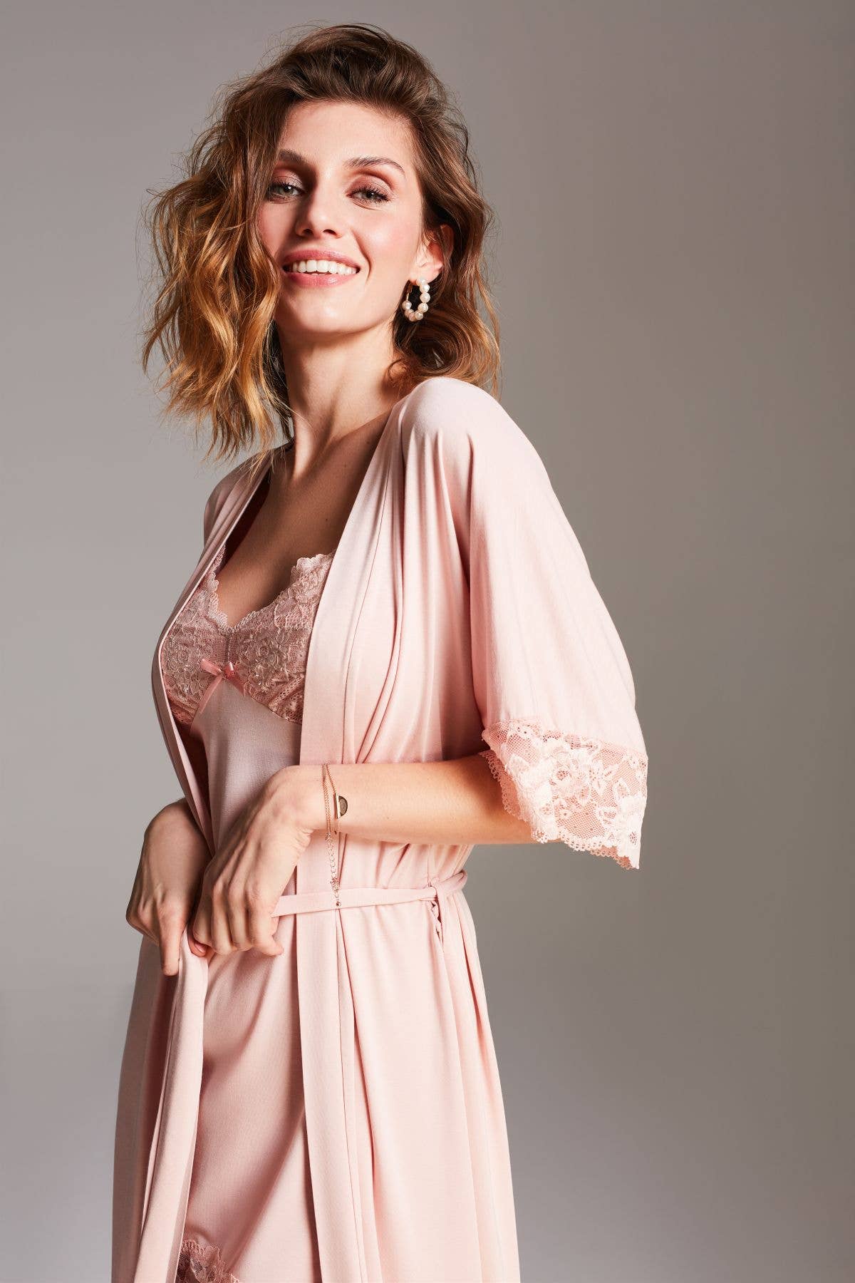 Oh!Zuza S005 Morgenmantel mit Spitze aus Viskose